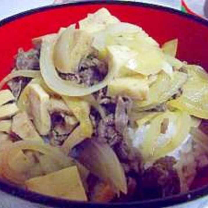 高野豆腐でかさ増し↑新玉ねぎ牛丼